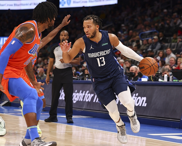  亚历山大全面发挥雷霆双杀独行侠稳居榜首