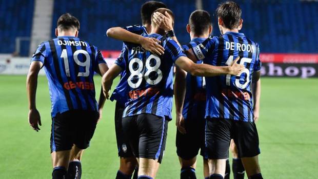  亚特兰大边路传中精准，头球攻门成为制胜法宝  